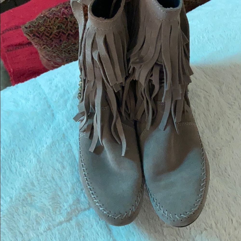 Juicy Couture Tara Fringe Moccasin Boot - Picture 6 of 8